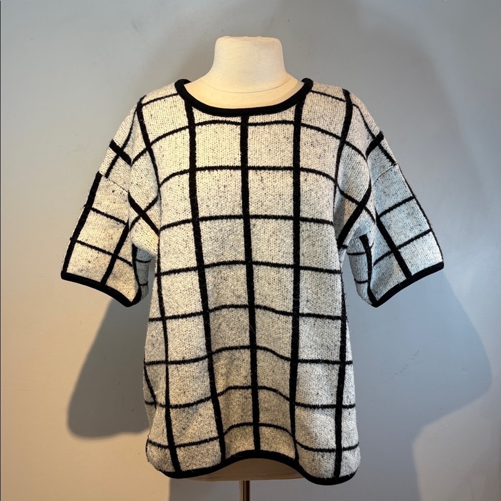 Atmosphere Black & White window pane plaid Short Sleeve chunky knit sweater 12